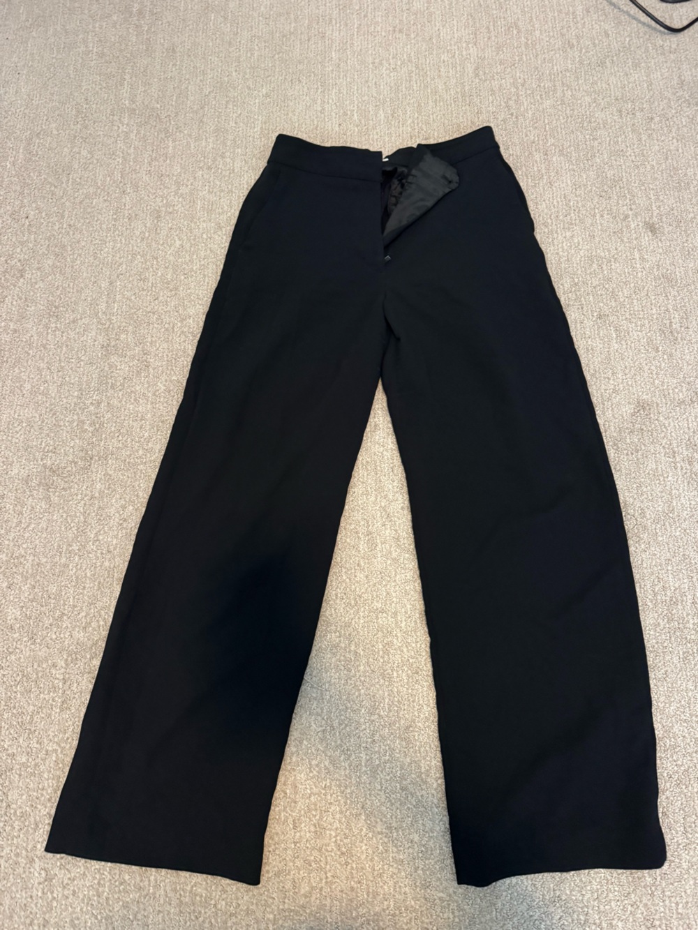 Aritzia Black Limitless Pant size 8 regular